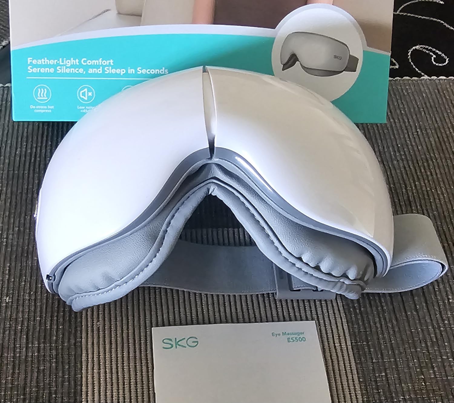 SKG Eye Massager massaggiatore occhi Bluetooth calore