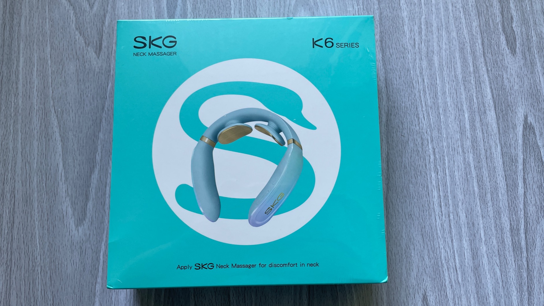 SKG K6E Massaggiatore collo impulsi con calore 43°C Blu
