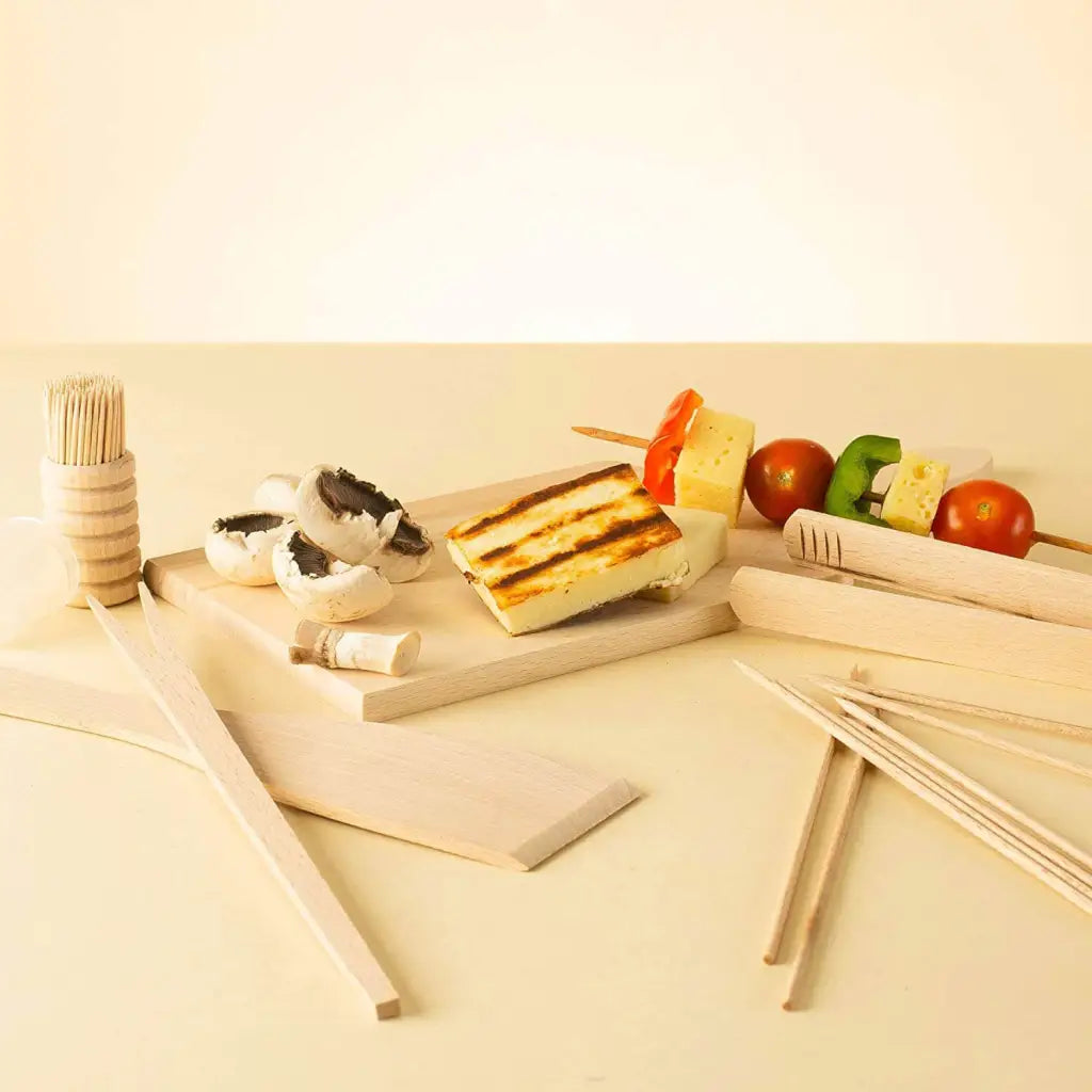Tuuli Set Utensili Barbecue Faggio con Tagliere 5 Pezzi Griglia