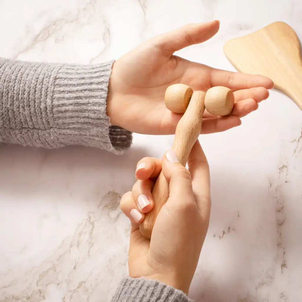 Tuuli Set Gua Sha Mini Rullo Faggio Massaggiatore Legno 2 Pezzi